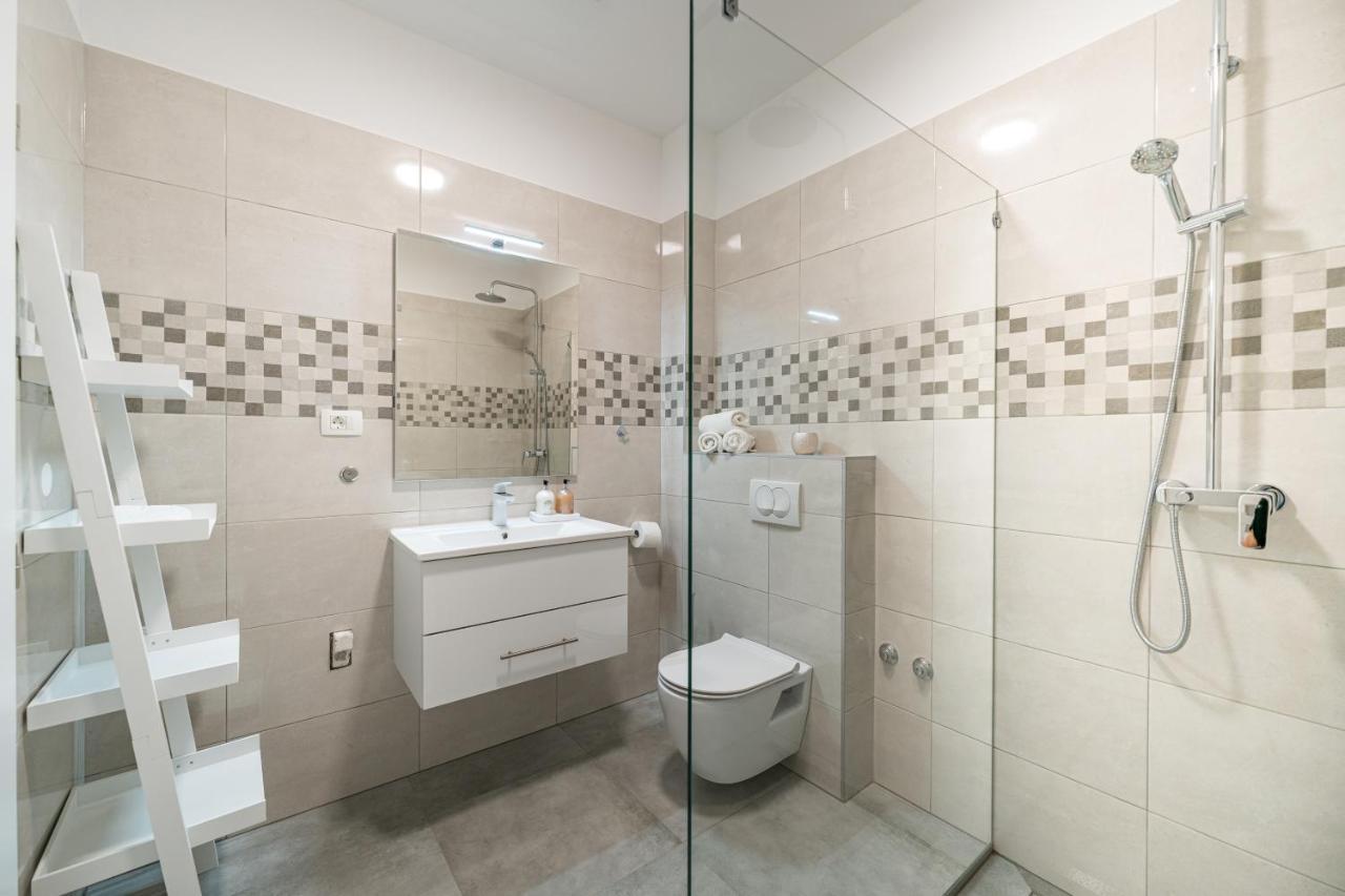 Green Point Paklenica Starigrad Paklenica Ngoại thất bức ảnh