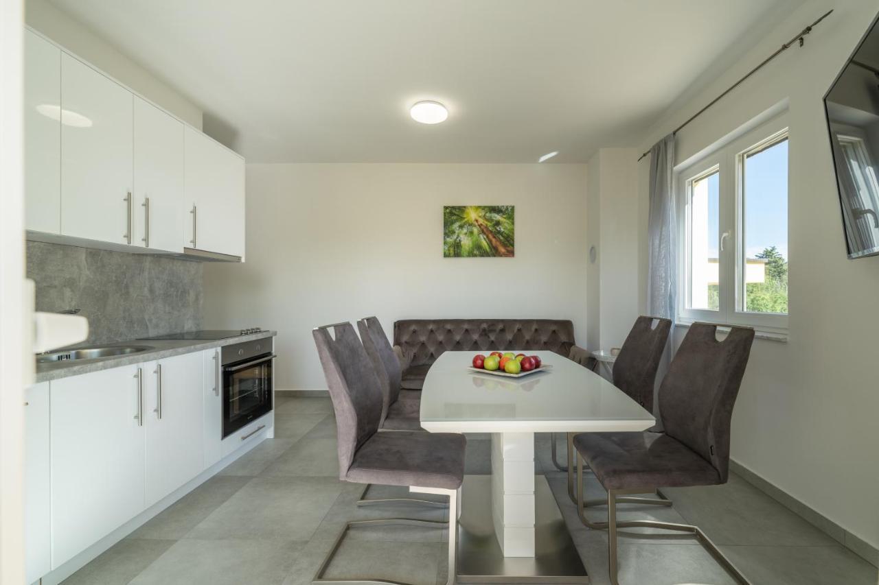Green Point Paklenica Starigrad Paklenica Ngoại thất bức ảnh