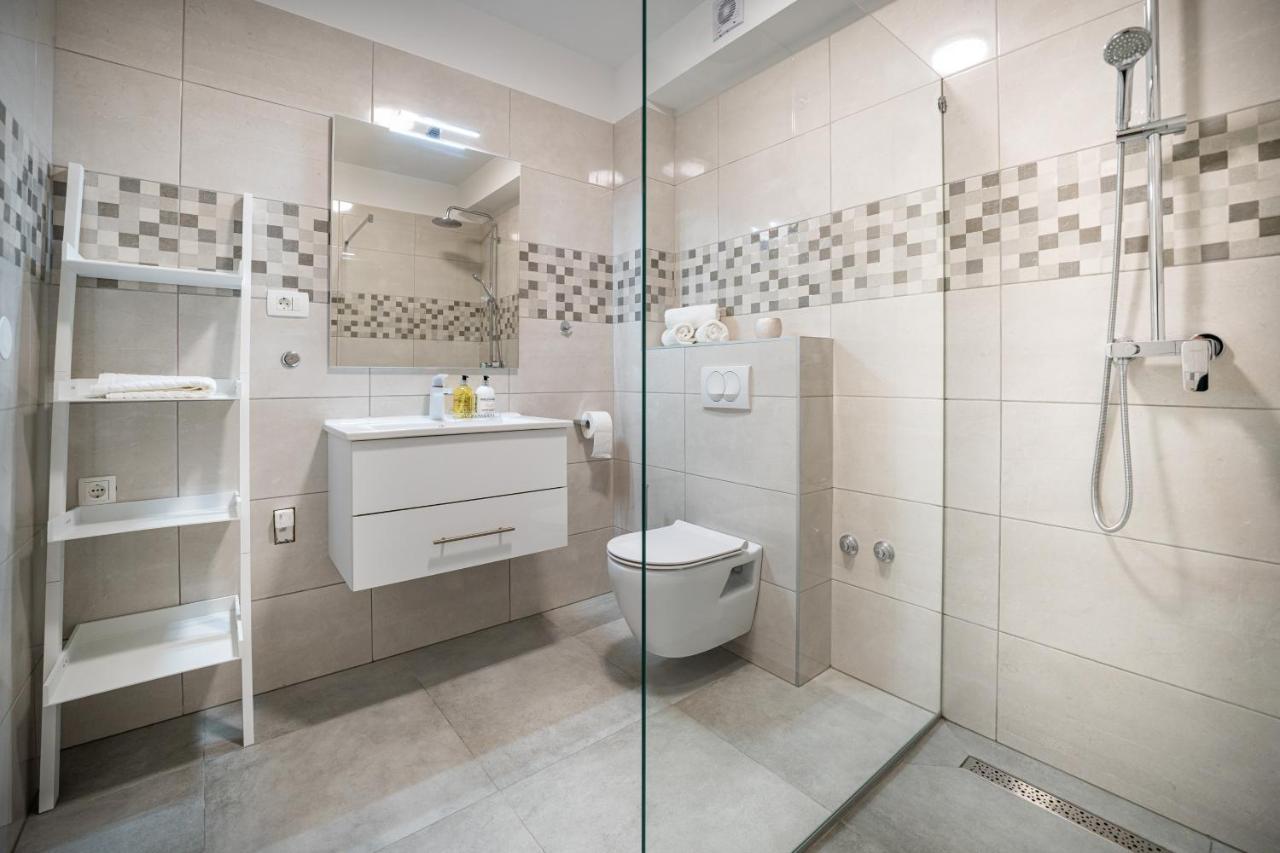 Green Point Paklenica Starigrad Paklenica Ngoại thất bức ảnh