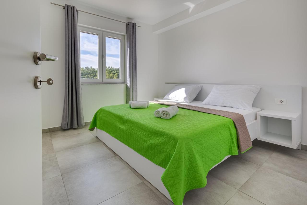 Green Point Paklenica Starigrad Paklenica Ngoại thất bức ảnh