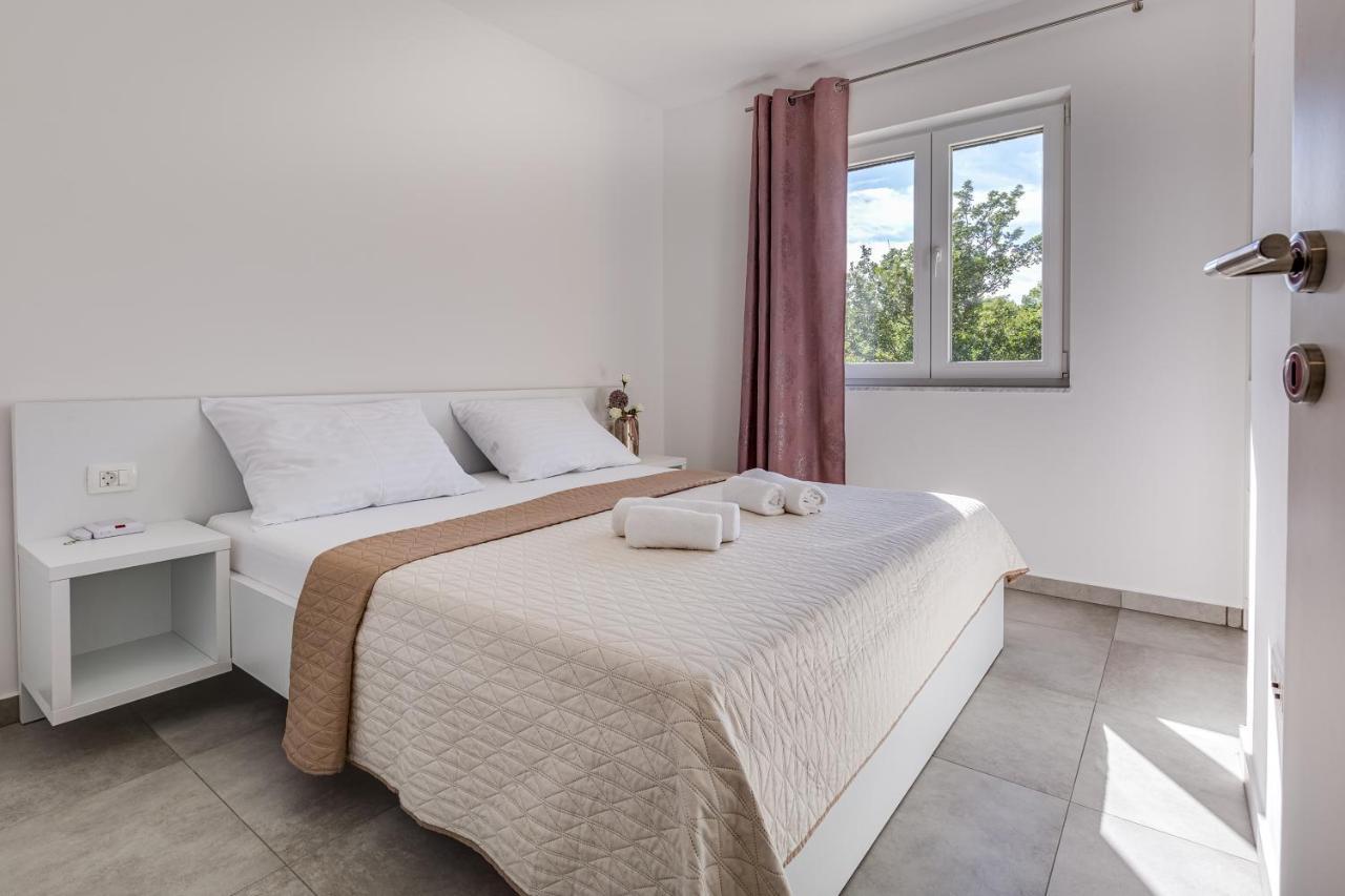 Green Point Paklenica Starigrad Paklenica Ngoại thất bức ảnh