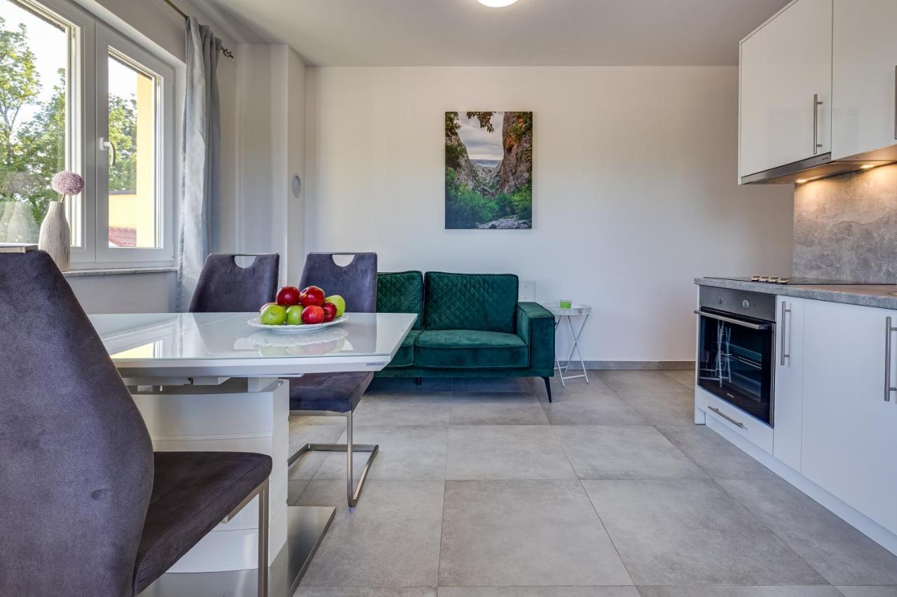 Green Point Paklenica Starigrad Paklenica Ngoại thất bức ảnh